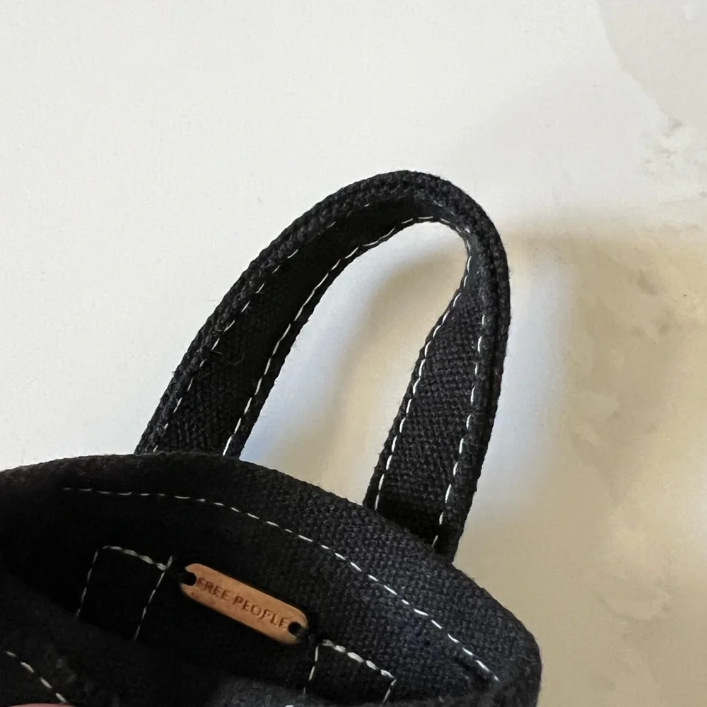 Free People Mini Tote Keychain NWT - Perfect Labubu Bag - Picture 5 of 5